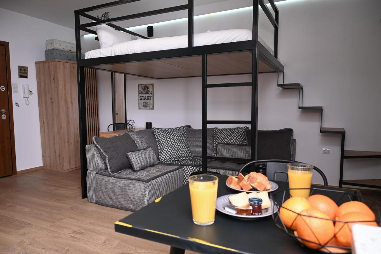 Ferienwohnung Urban Loft By Neuvel Athen Exterior foto